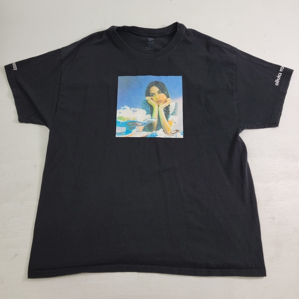 Olivia Rodrigo "Sour" Messy Photo Graphic Print T Shirt Adult Sz XL